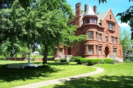 Clark County Indiana - Howard Steamboat Museum